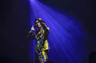 周杰伦演唱会引爆朋友圈 十万人狂欢创全国纪录，经纪公司深夜发文致谢